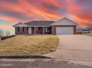 160 Angel Ln, Holts Summit, MO 65043