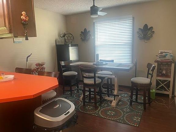 3rd image of 3210 E Navajo Ln