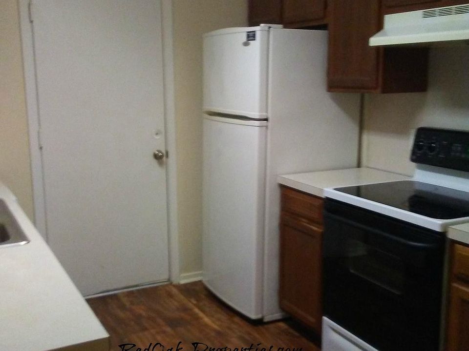 2nd image of 409 N Bermuda St