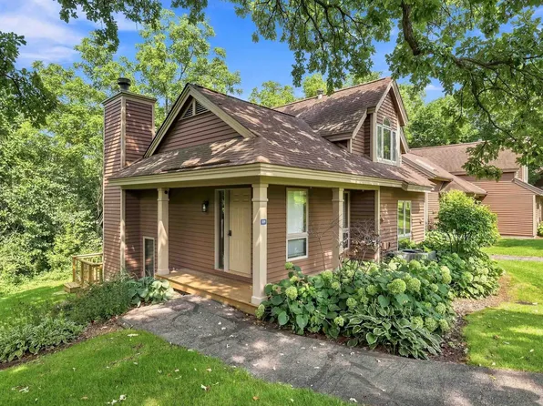 109 Walnut Hill Dr, Galena, IL 61036