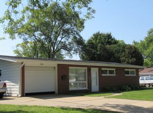 306 Harmony Dr, North Aurora, IL