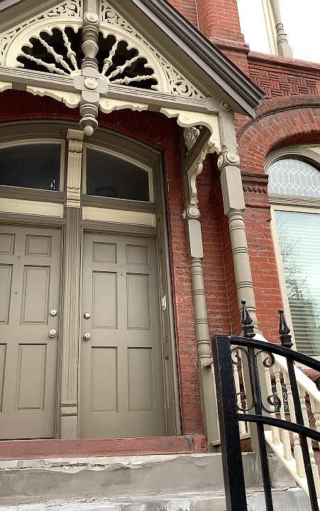 1st image of 1542 N Wood St APT 1