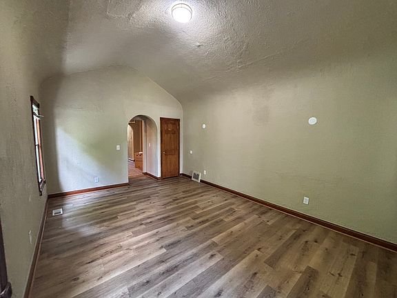 2nd image of 346 Richard Gordon Hatcher Blvd