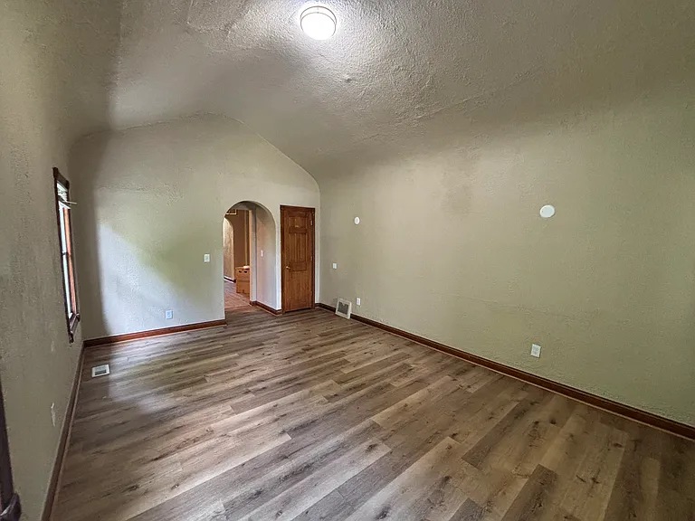 346 Richard Gordon Hatcher Blvd — Photo 2