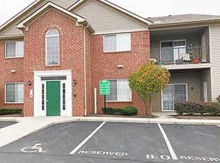 8077 Cranes Crossing Dr, Lewis Center, OH 43035