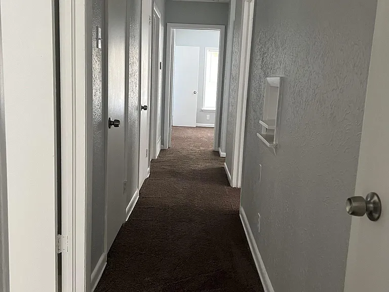 2503 Tolosa Dr — Photo 3