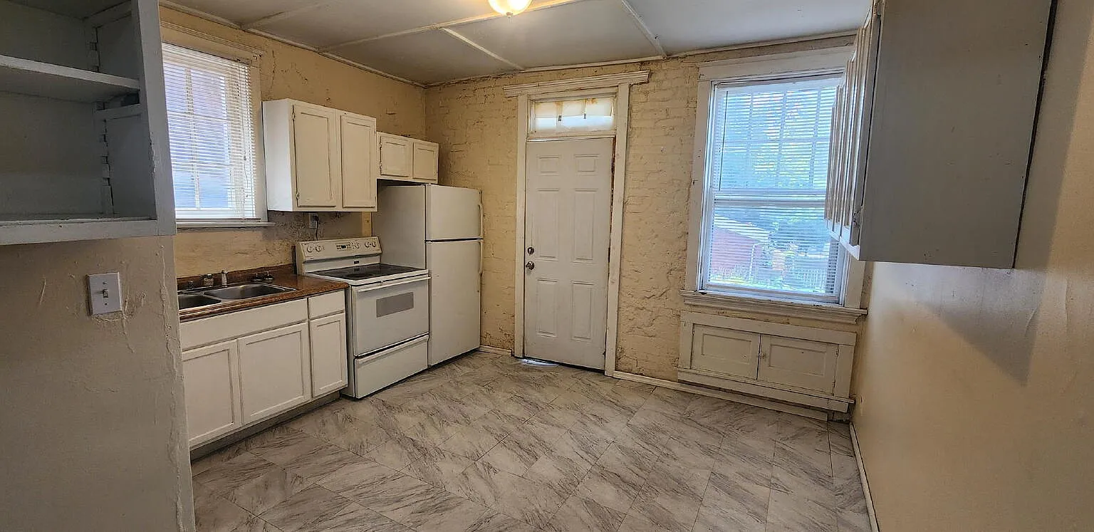 1 bed, 1.0 bath, $750 — Photo 1