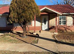 1002 Nassau St, Plainview, TX 79072