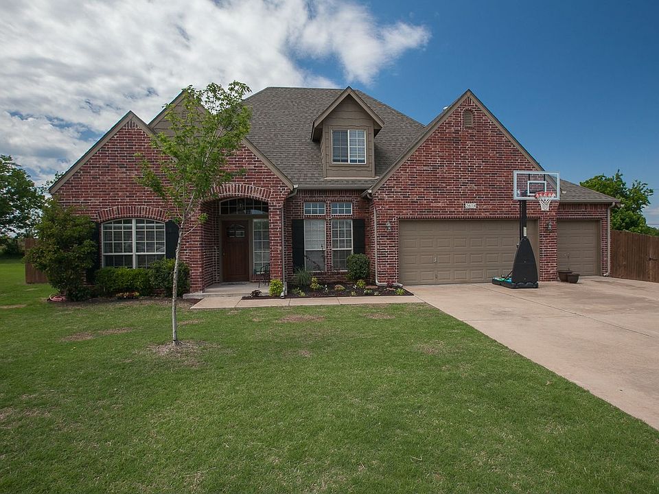 Brick 2 Story  Cul De Sac Location