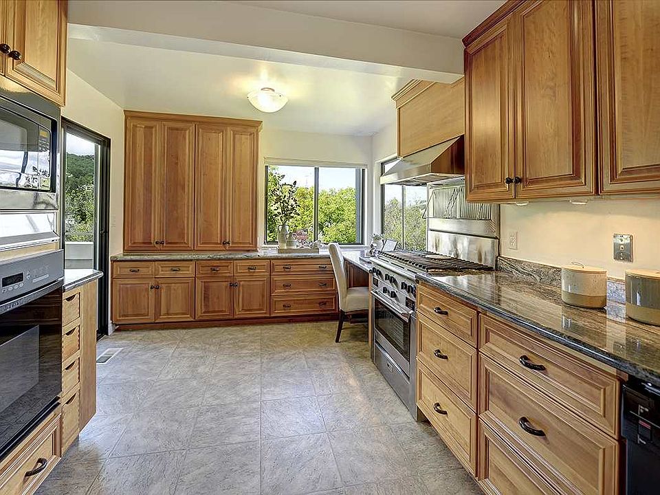 1st image of 3520 Rossmoor Pkwy APT 8