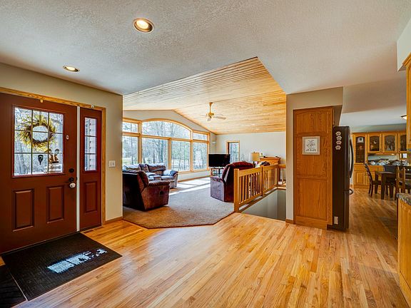 5th image of 607 Maple Ridge Ct NW
