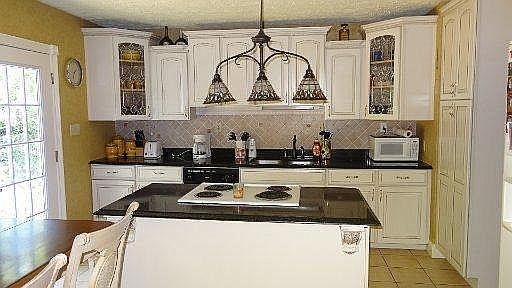 3rd image of 3319 Hazelwood Ct