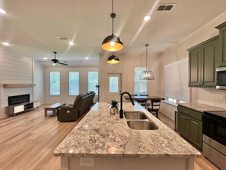 3076 Royal Garden Rd — Photo 10