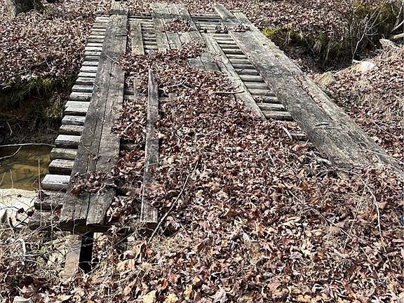 4th image of 325 Everett Springs Rd NE