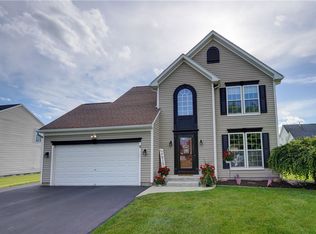 9 Trestle Trl, North Chili, NY 14514