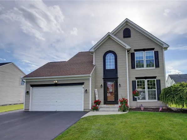 9 Trestle Trl, North Chili, NY 14514