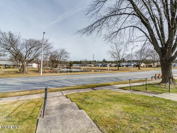 313B Dorchester Drive, Lakewood, NJ 08701