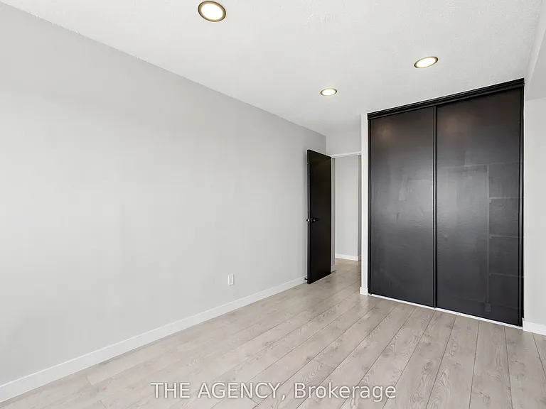 2350 Dundas St W #2911A — Photo 12