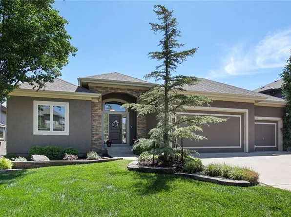 10911 S Barth Rd, Olathe, KS 66061