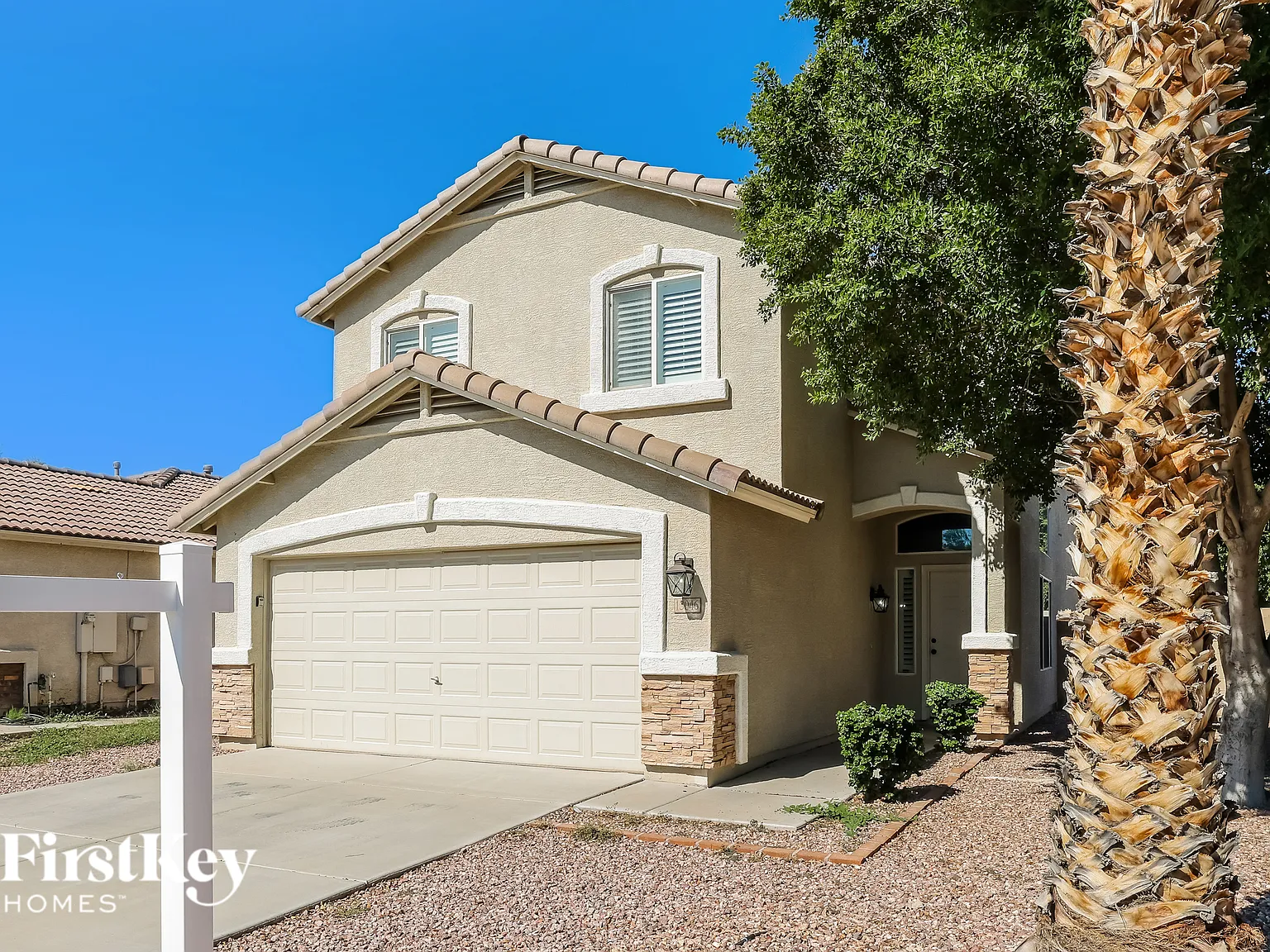3 bed, 2.5 bath, 1860 sqft, $2,415 — Photo 2