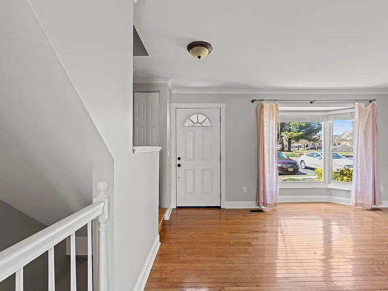 10747 Brice Ct — Photo 5