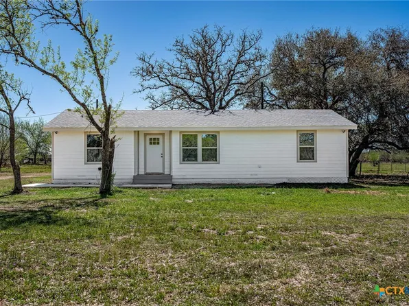 817 McAdams Rd, Goliad, TX 77963