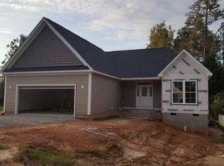 614 Quest Ridge Dr, Fuquay Varina, NC 27526