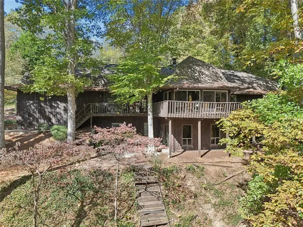 7080 Riverside Dr NW, Sandy Springs, GA 30328