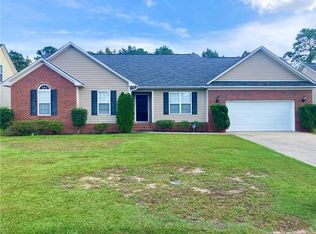 5704 Crepe Myrtle Dr, Hope Mills, NC 28348