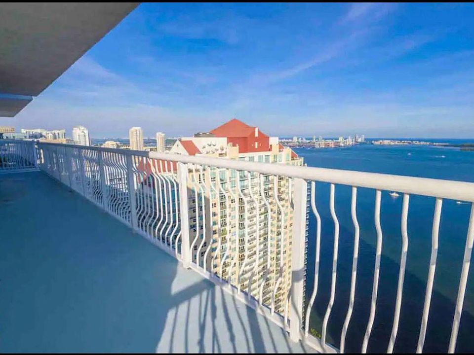 1st image of 1200 Brickell Bay Dr