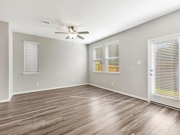 5th image of 16109 Hilltop Oak Dr