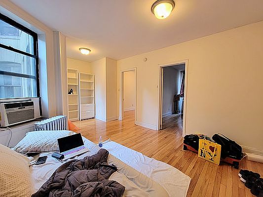 1st image of 26 E 105th St #4V