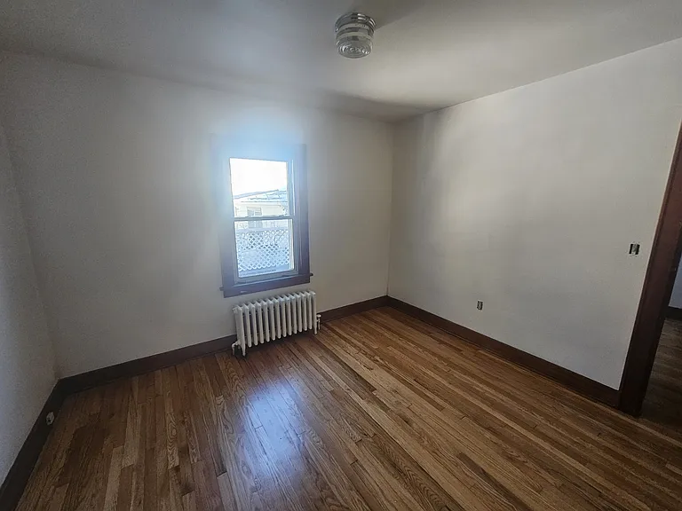 825 Union St #4 — Photo 8