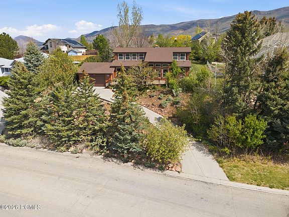 2nd image of 661 Ridge Dr