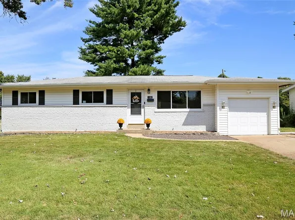 1395 Ensenada Dr, Florissant, MO 63031