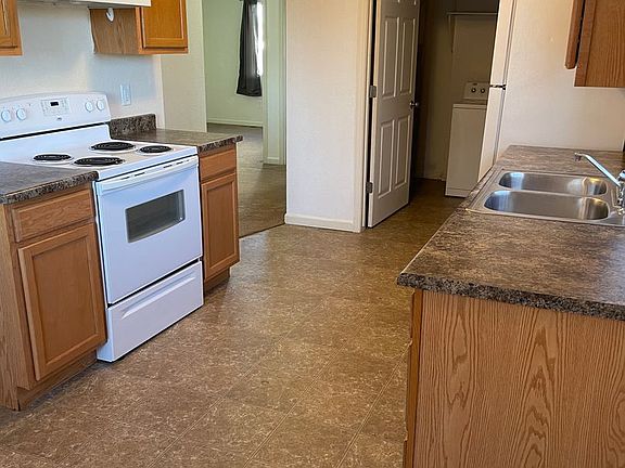 3rd image of 1922 Harvest Moon Dr APT D