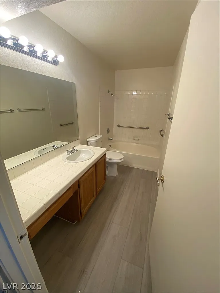 2 bed, 2.0 bath, 1023 sqft, $1,450 — Photo 4