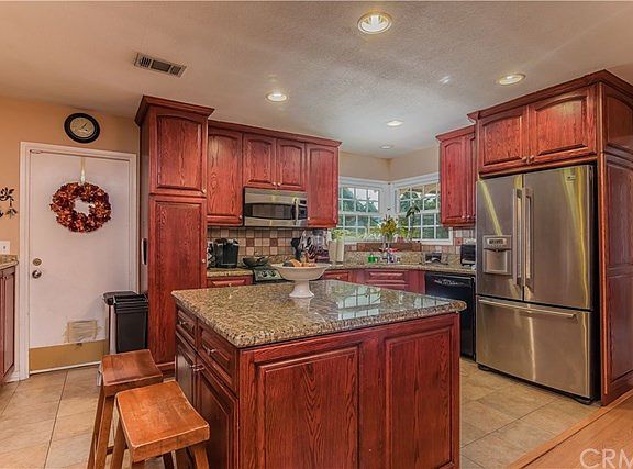 3rd image of 1031 Lake Forest Dr