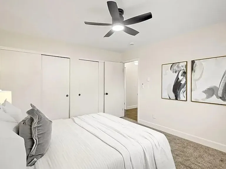 825 Pear St — Photo 17