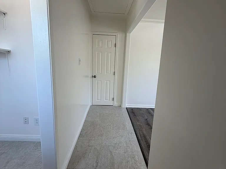 2327 1/2 Gatewood St — Photo 2