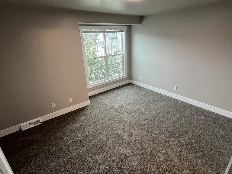 8002 Green Meadow Ct — Photo 7