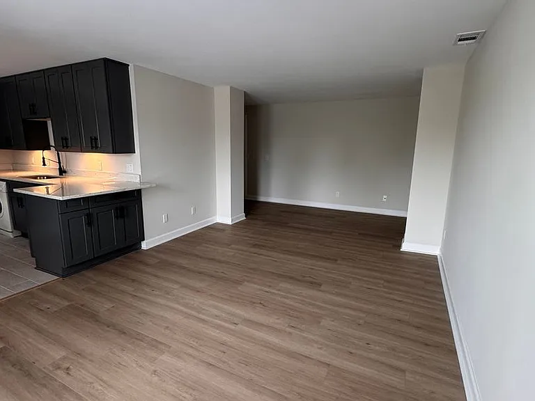 5630 Pershing Ave #33 — Photo 11