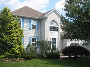 14 Kristen Ct, Matawan, NJ 07747