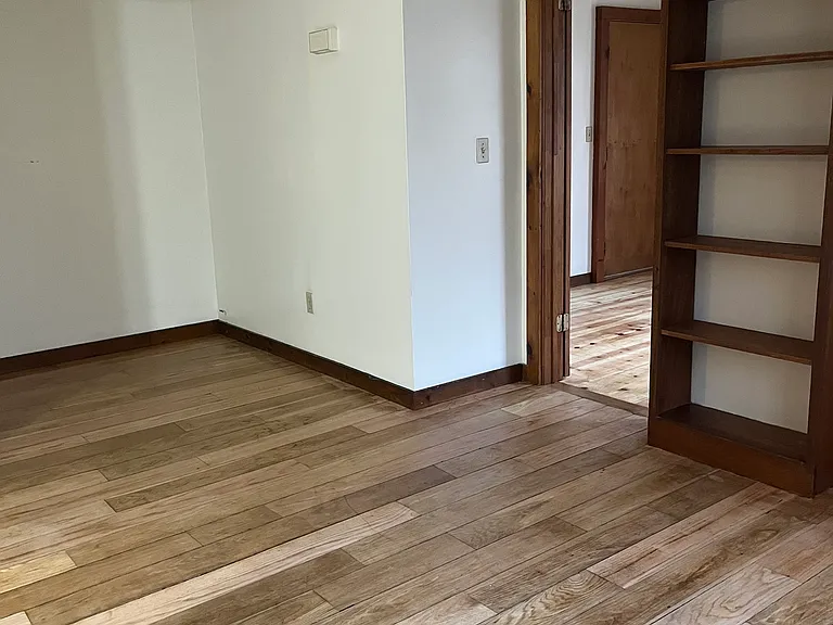 21 Elm St #4 — Photo 2