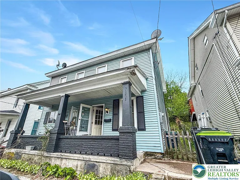 123B Jamestown St — Photo 1