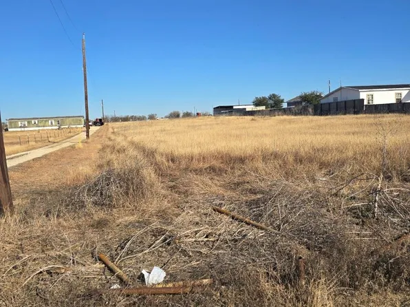 40 N County Road 140, Gonzales, TX 78629
