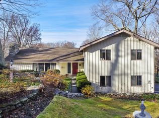 18 Redcoat Ln, Waccabuc, NY 10597