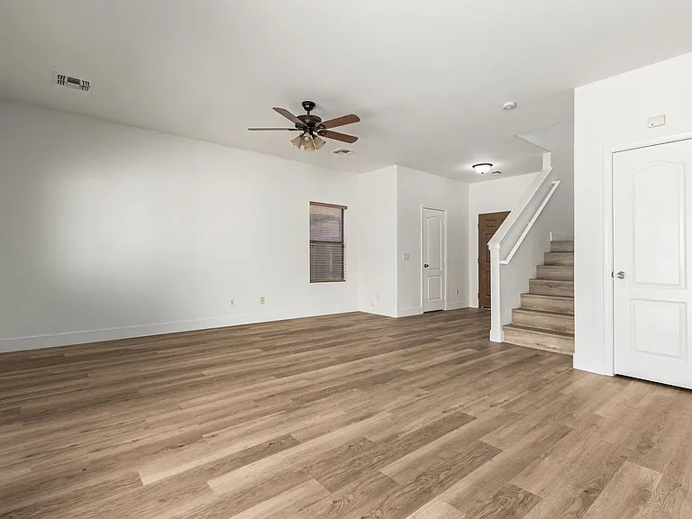 7007 W Mercer Ln — Photo 7