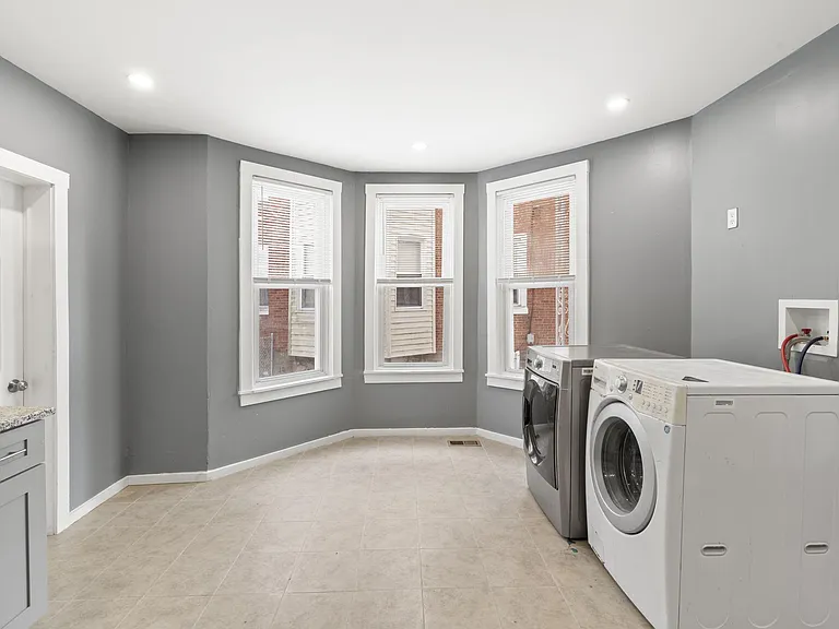 51 Lewis Ave #B — Photo 6