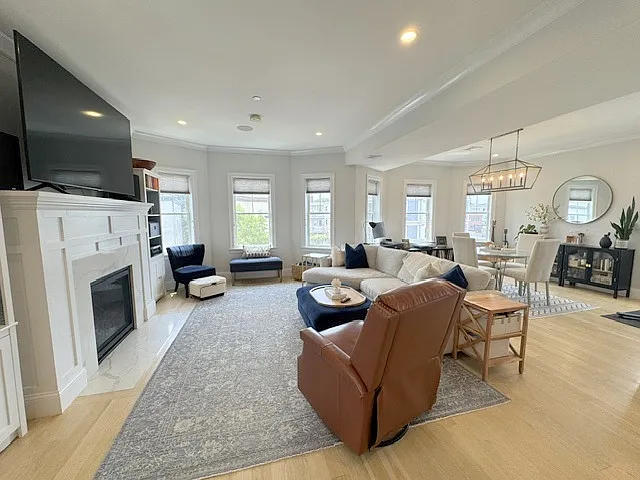 22 Roseclair St #3 — Photo 1